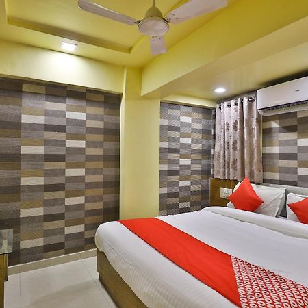 Spot On Hotel Shreeji Palace Amhedabad Dış mekan fotoğraf