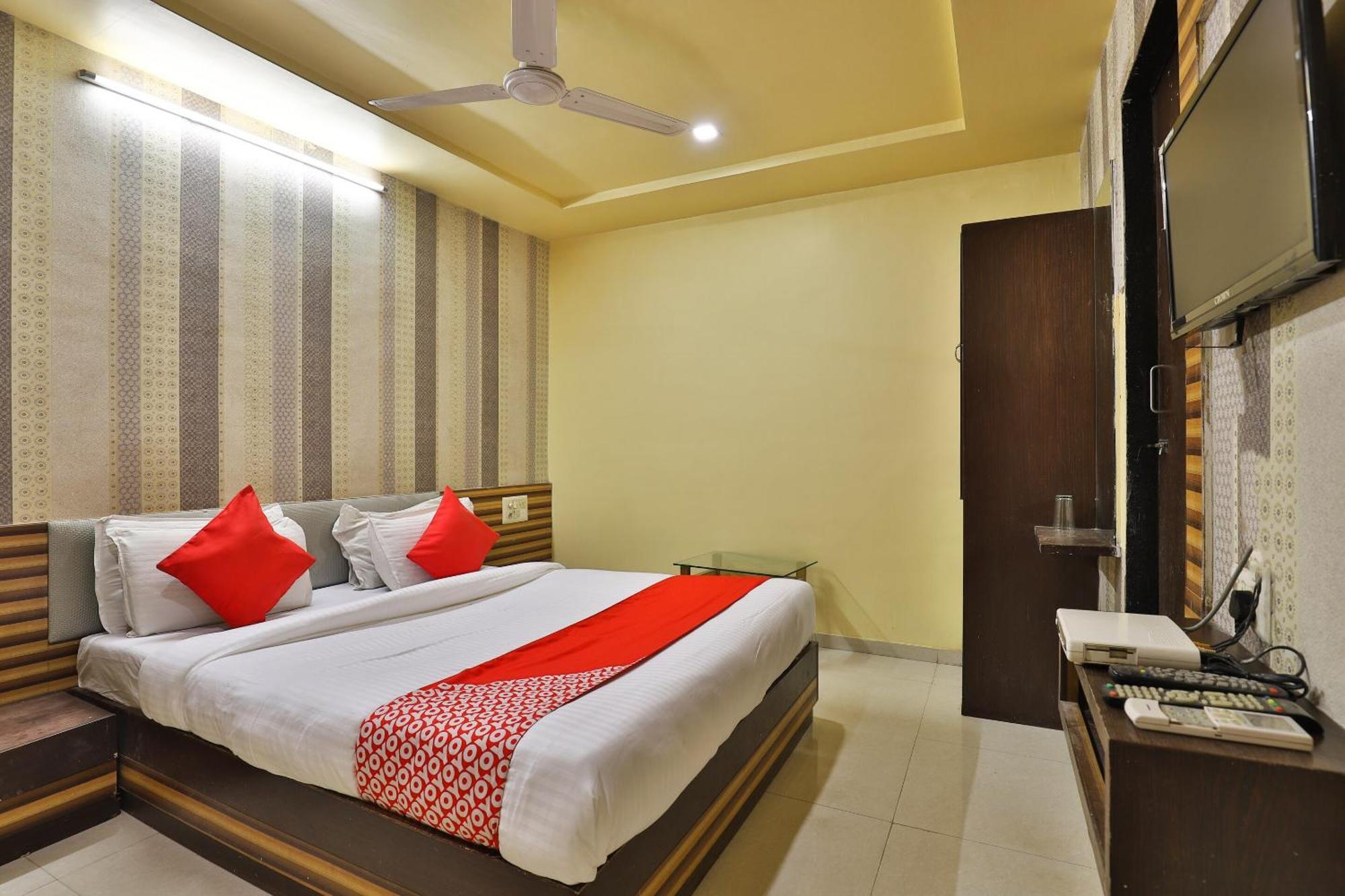 Spot On Hotel Shreeji Palace Amhedabad Dış mekan fotoğraf