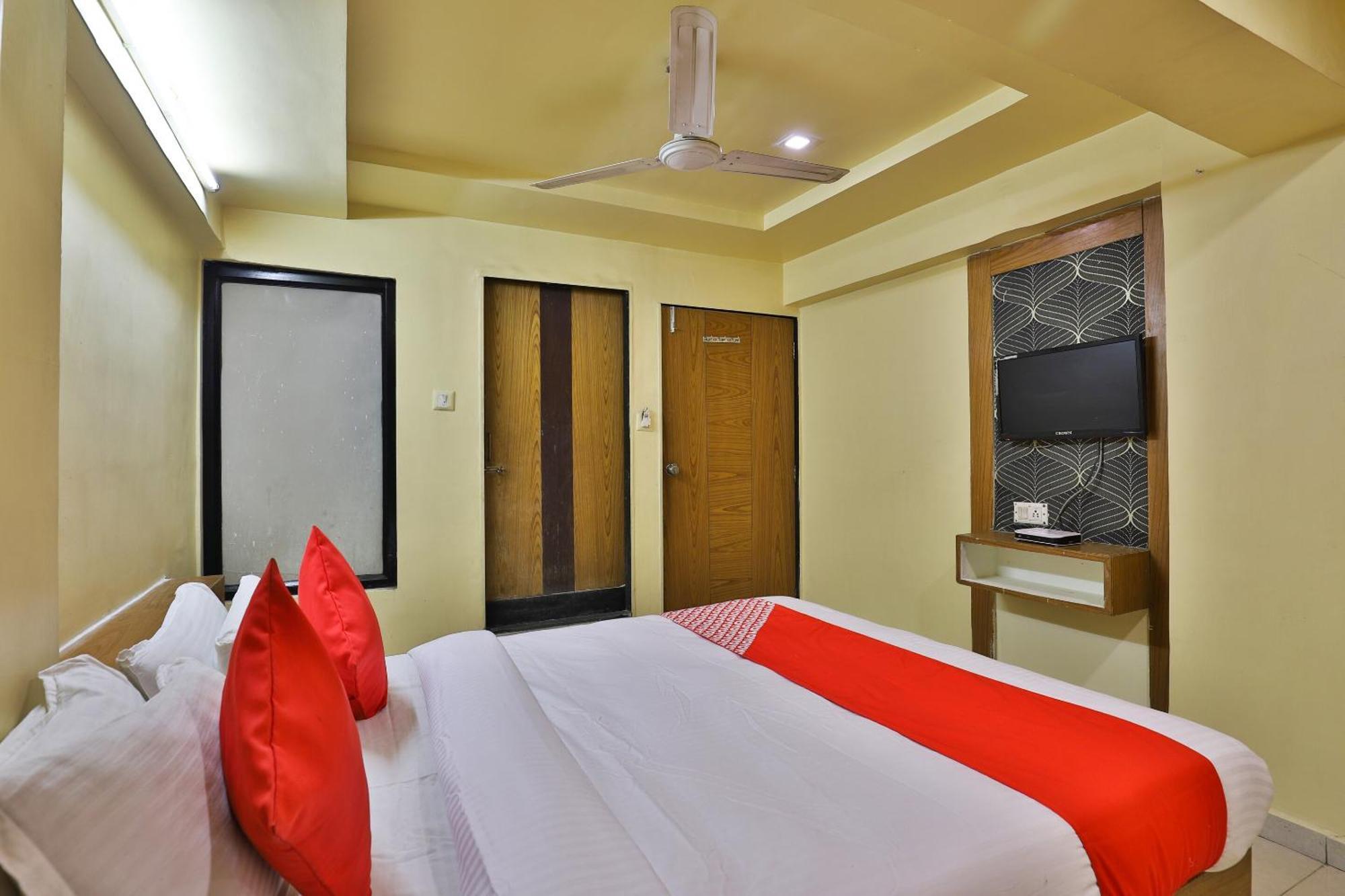 Spot On Hotel Shreeji Palace Amhedabad Dış mekan fotoğraf