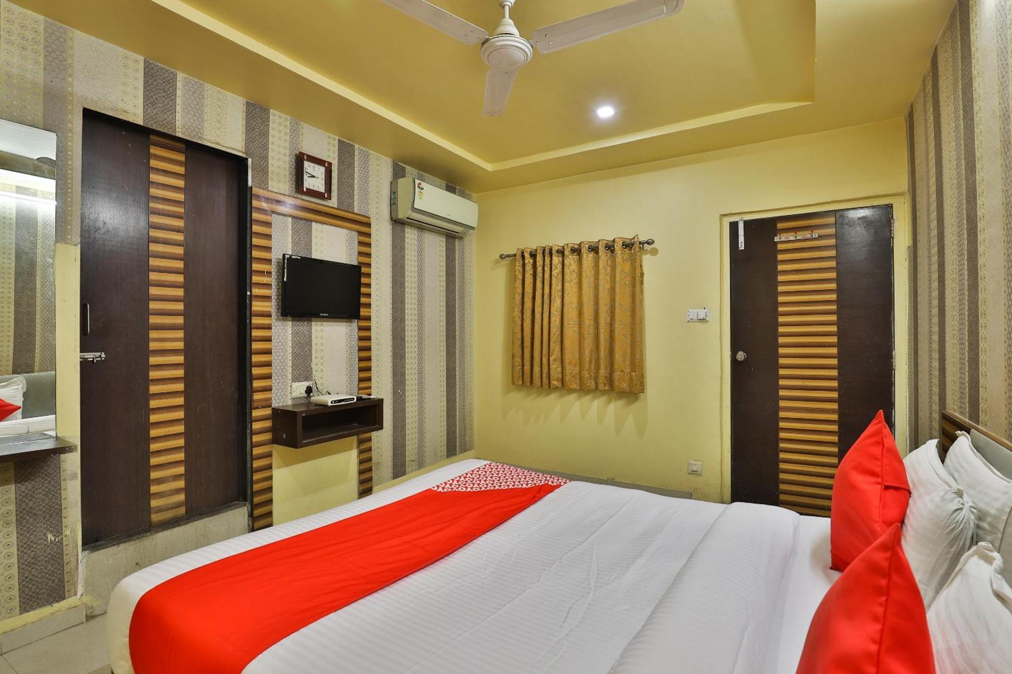 Spot On Hotel Shreeji Palace Amhedabad Dış mekan fotoğraf