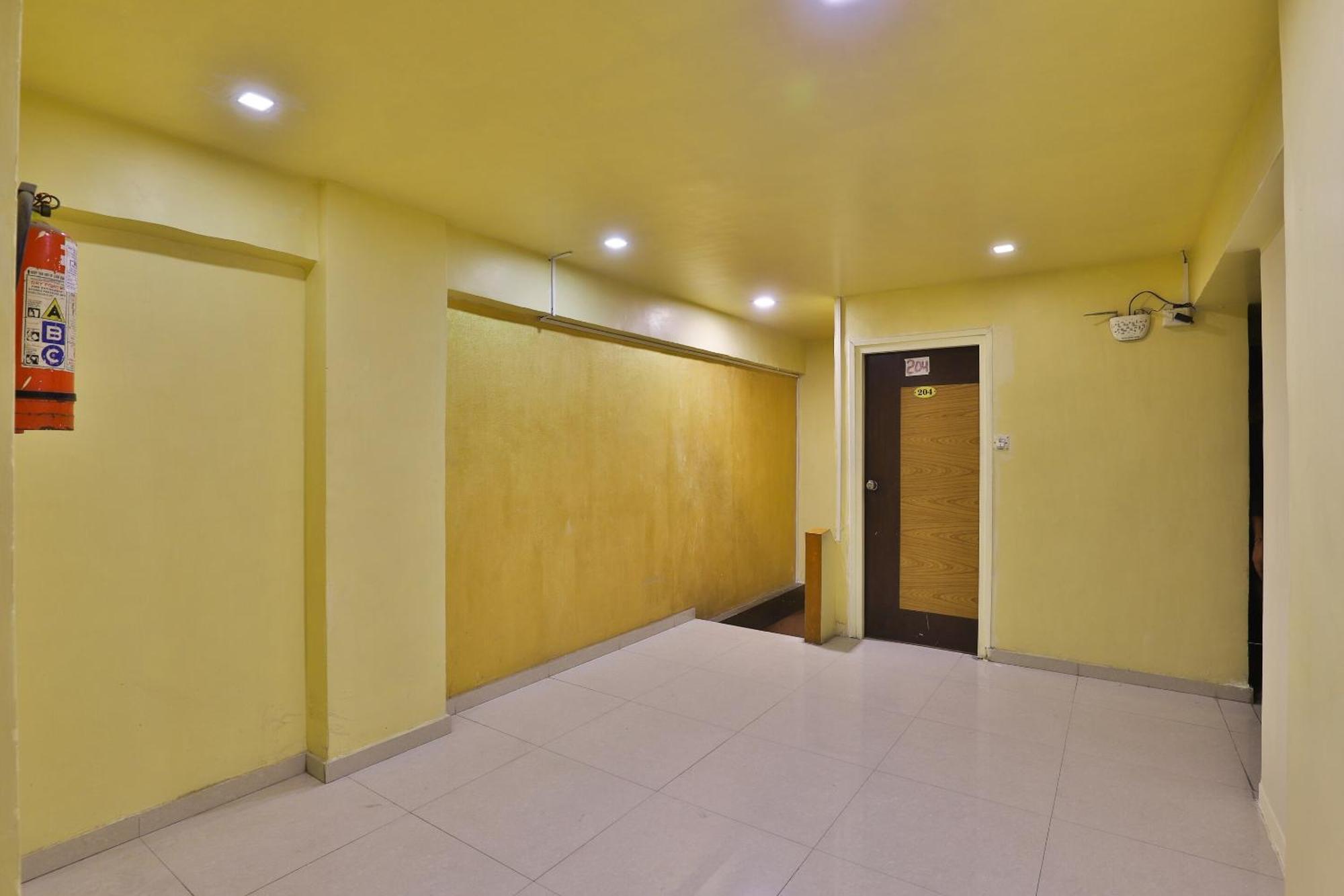 Spot On Hotel Shreeji Palace Amhedabad Dış mekan fotoğraf