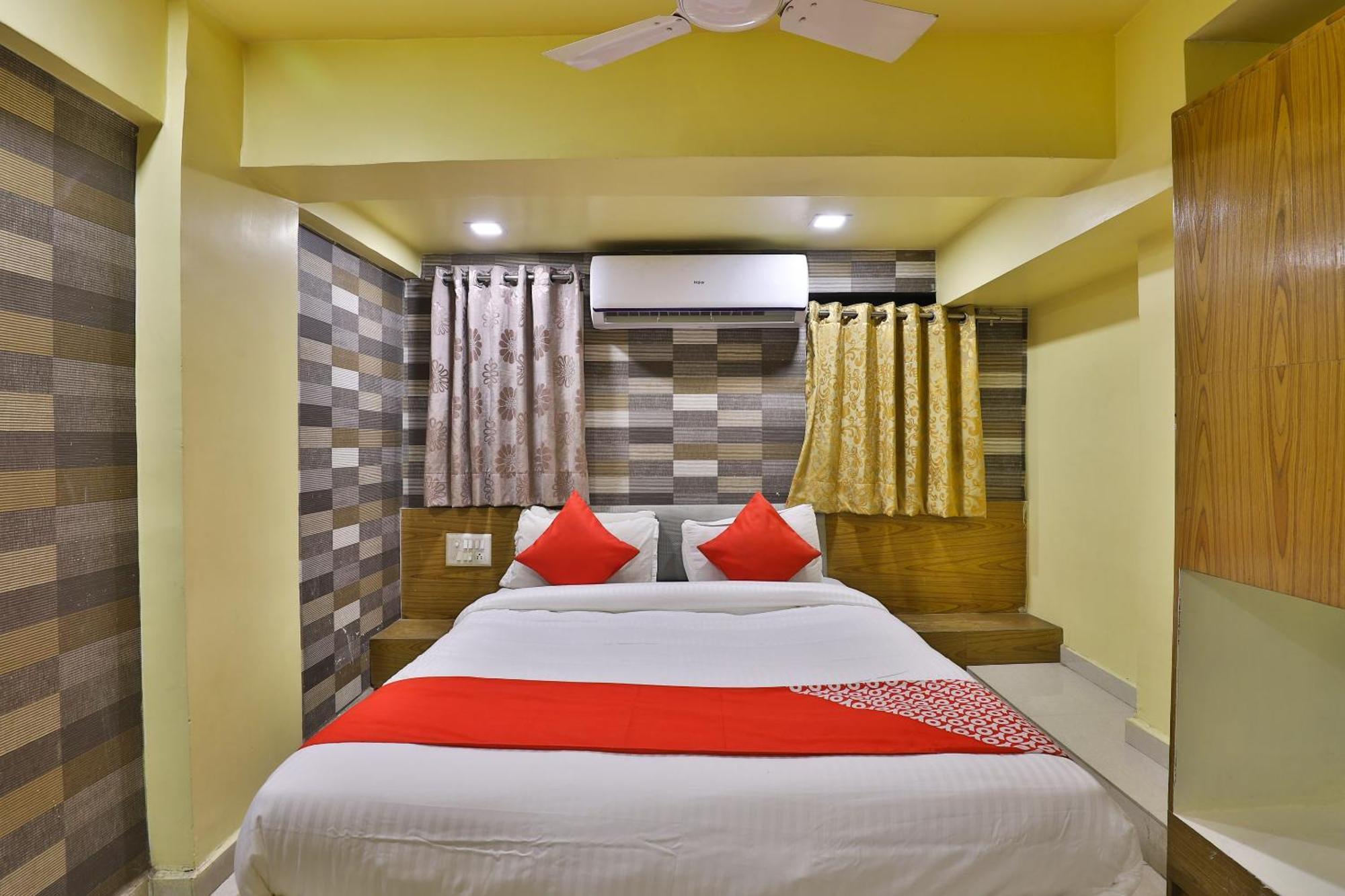 Spot On Hotel Shreeji Palace Amhedabad Dış mekan fotoğraf