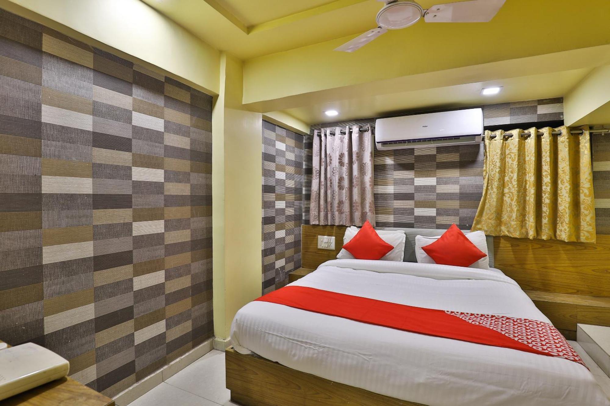 Spot On Hotel Shreeji Palace Amhedabad Dış mekan fotoğraf