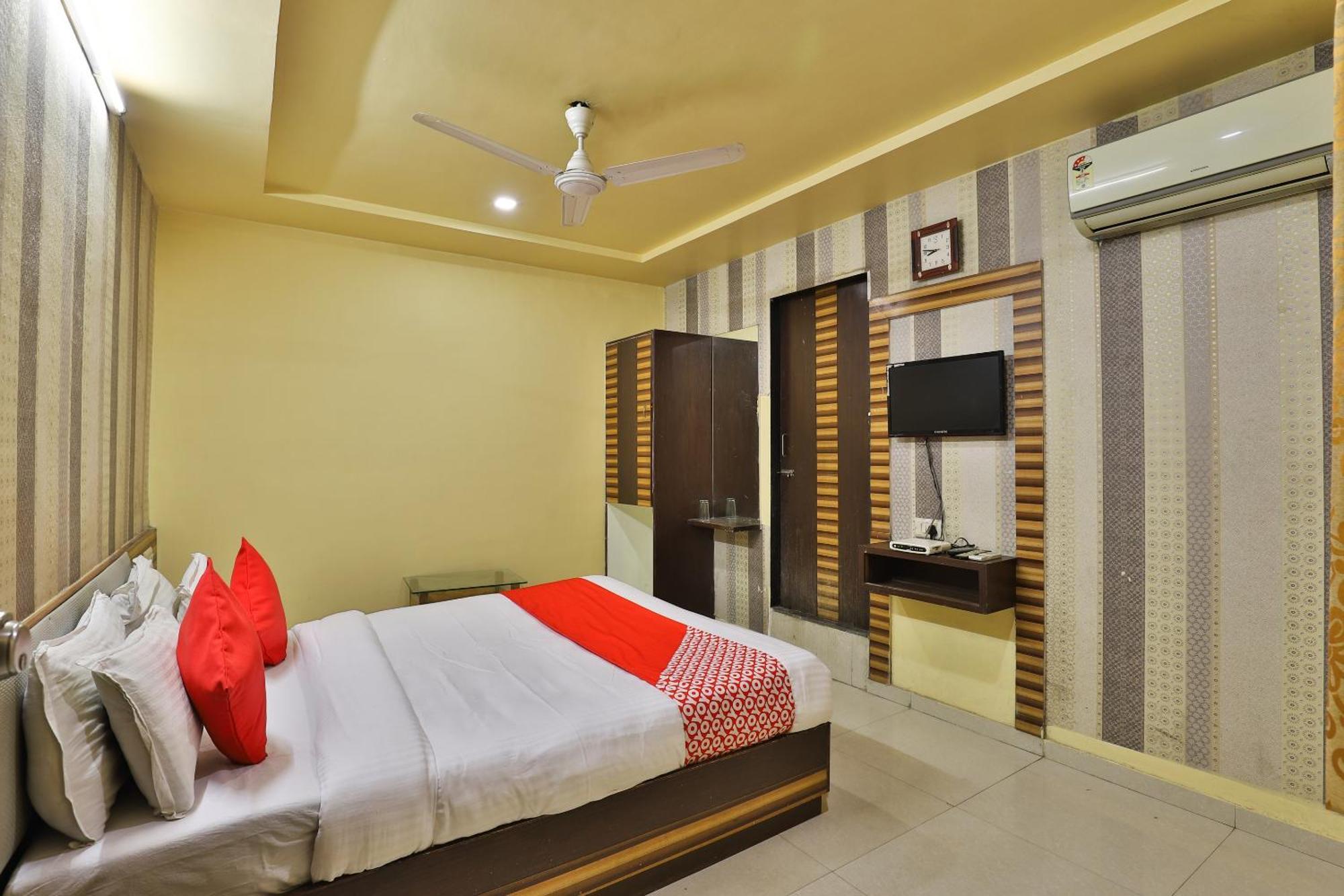 Spot On Hotel Shreeji Palace Amhedabad Dış mekan fotoğraf